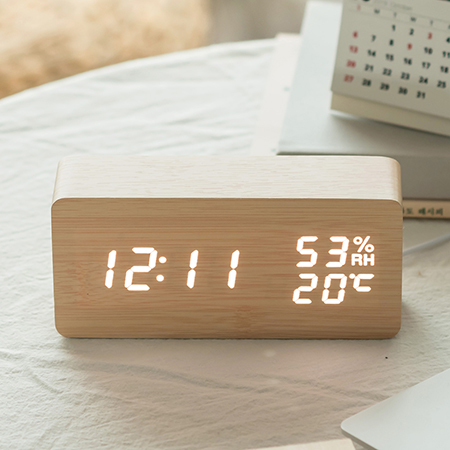 �ö����� ��� ��,���� LED ������ Ź��ð�