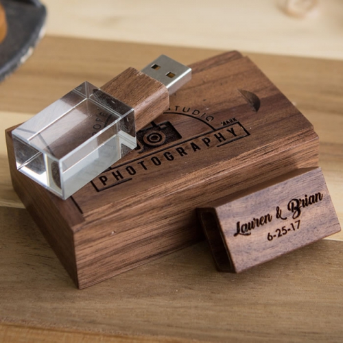 ��� CRT102 ũ����Ż USB�޸� (4GB-64GB)